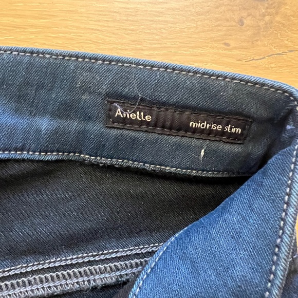 NWOT Arielle mid rise slim Citizens of Humanity dark wash jean. - Picture 4 of 6